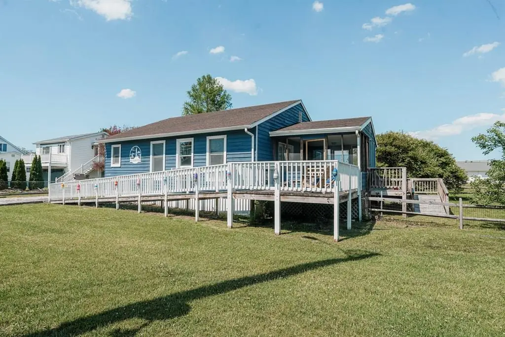 6345 Clark St, Chincoteague, VA 23336 - #1