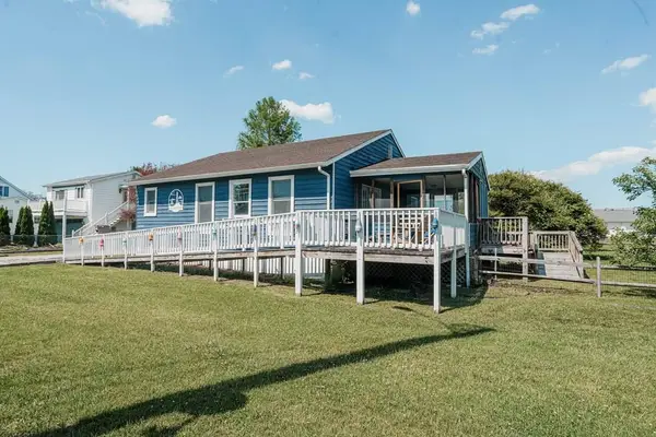 6345 Clark St, CHINCOTEAGUE, VA 23336