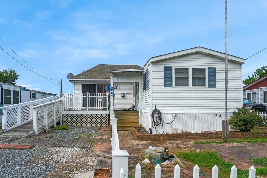 8254 Sea Breeze Dr, Chincoteague, VA 23336 - Image #1