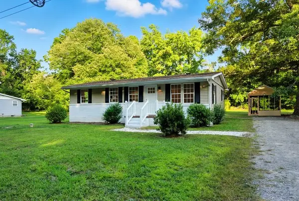 33089 Boston Rd, PAINTER, VA 23420