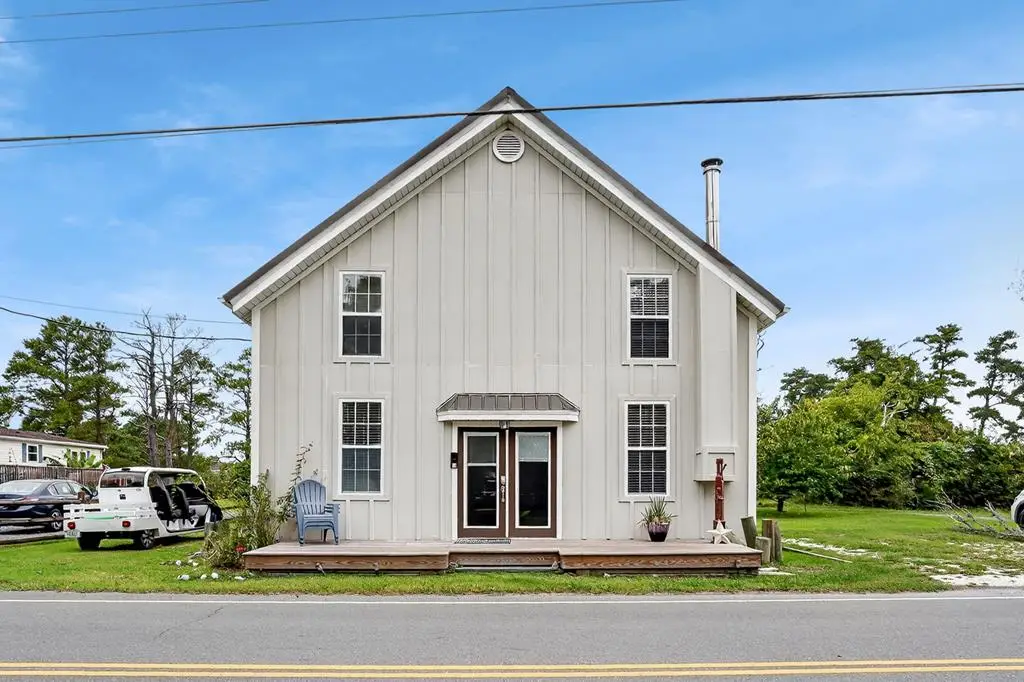 5277 Main St, Chincoteague, VA 23336 - #1