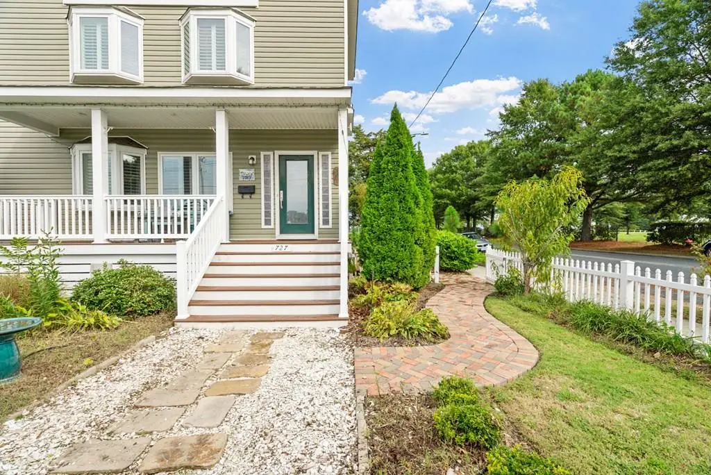 727 Tazewell Ave, Cape Charles, VA 23310-3315 - Image #1