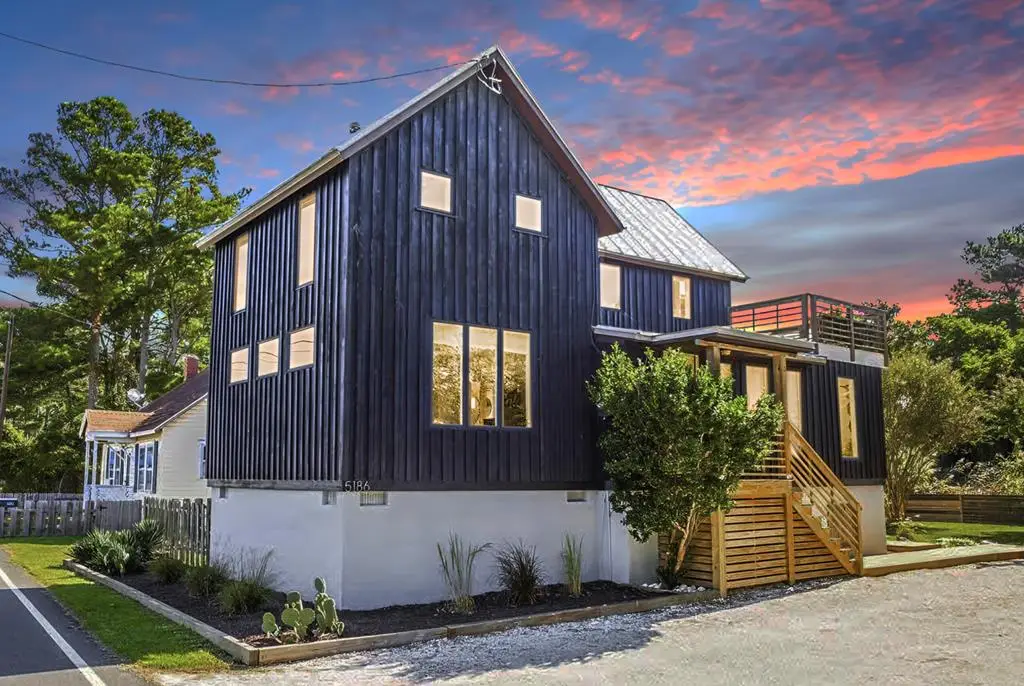 5186 Main St, Chincoteague, VA 23336 - Image #1