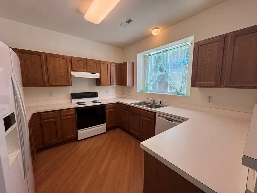 223 Southlake Pl, Newport News, VA 23602 - #3