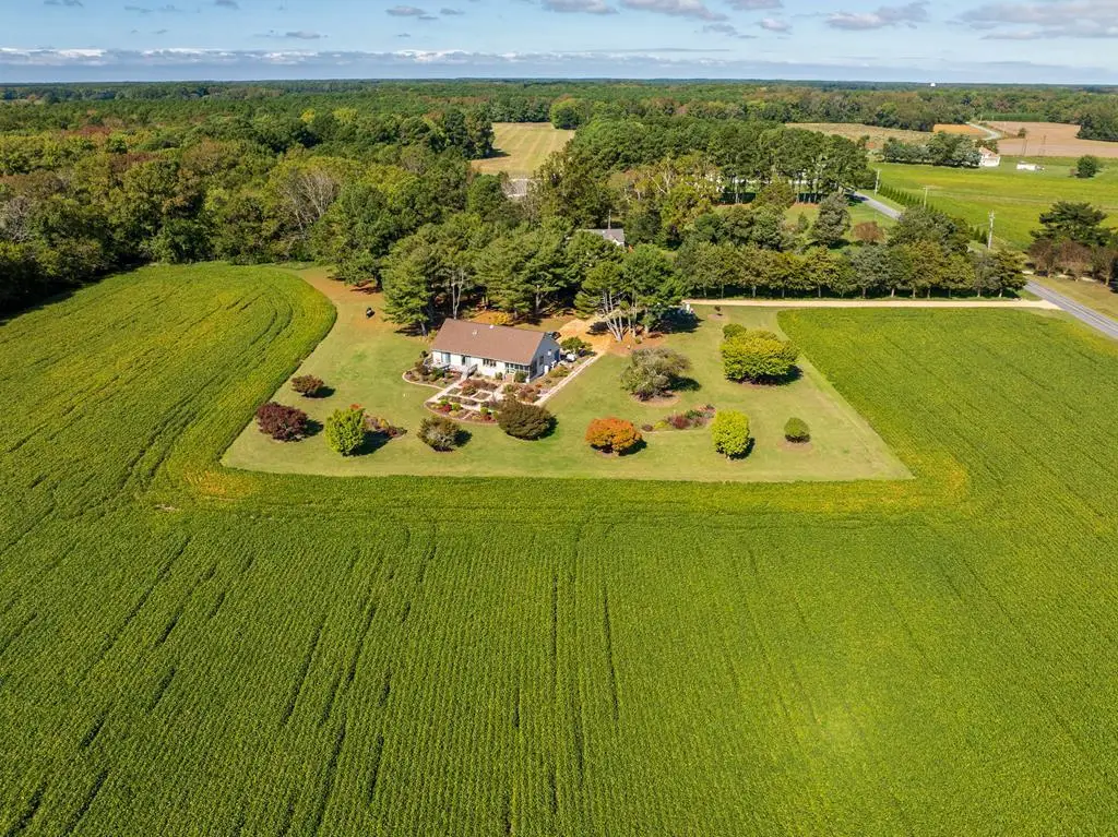 8402 Seaside Rd, Nassawadox, VA 23413 - Image #1