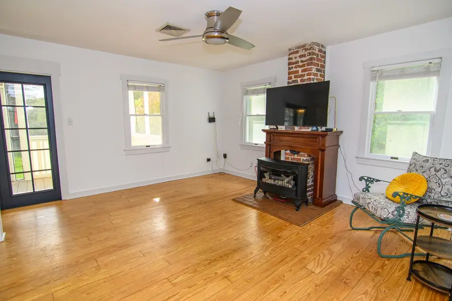 13071 Terry Ln, Willis Wharf, VA 23486 - Image #3