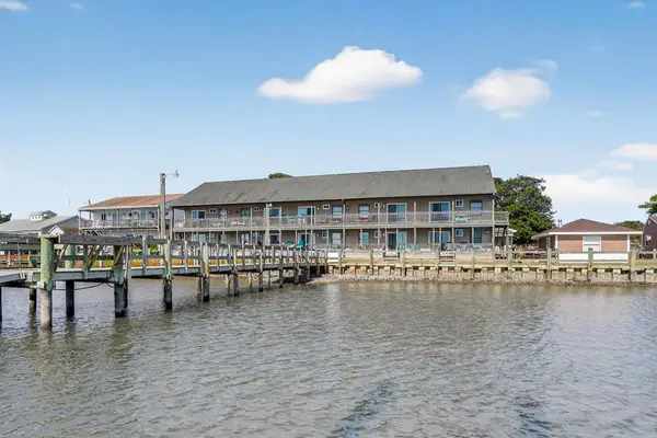 7482 East Side Rd, CHINCOTEAGUE, VA 23336