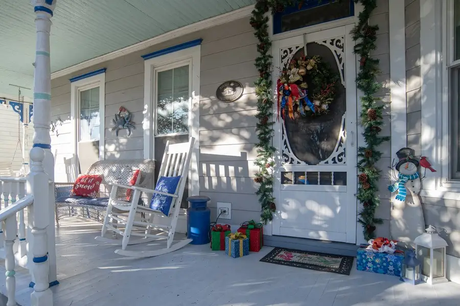 415 Randolph Ave, Cape Charles, VA 23310 - Image #2