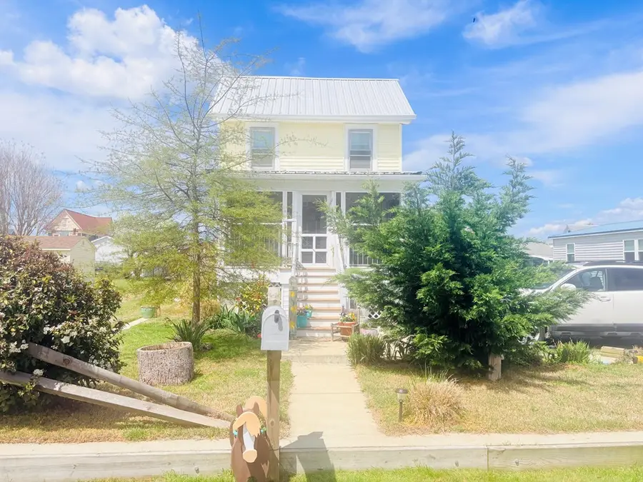 3269 Colona St, Chincoteague, VA 23336 - #2