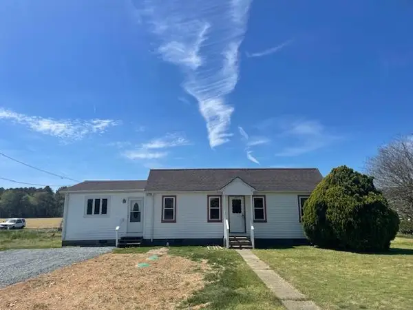 29284 Hopeland Rd, BLOXOM, VA 23308