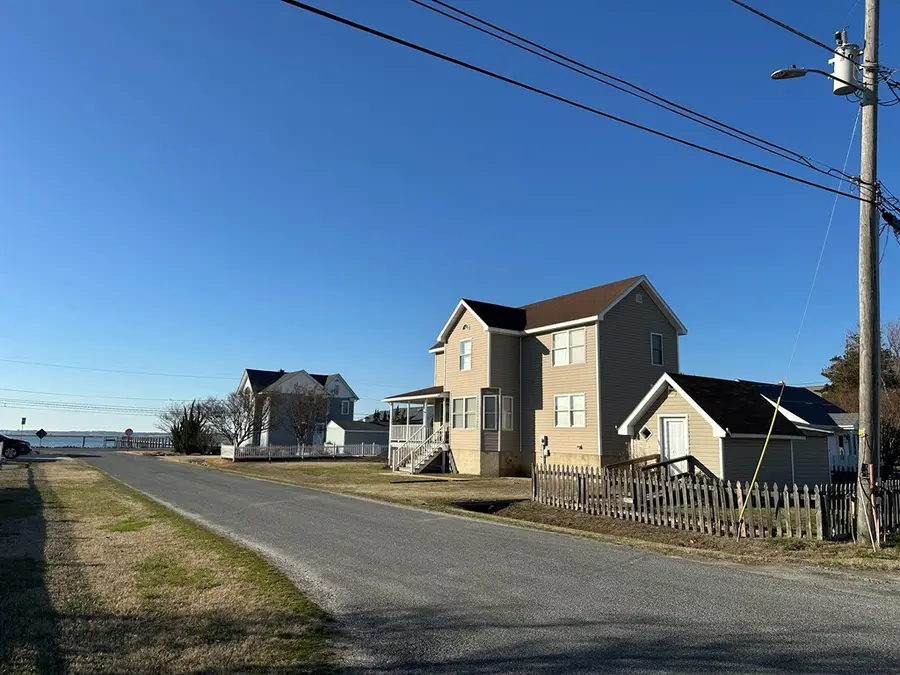 7305 Grace St, Chincoteague, VA 23336 - #2