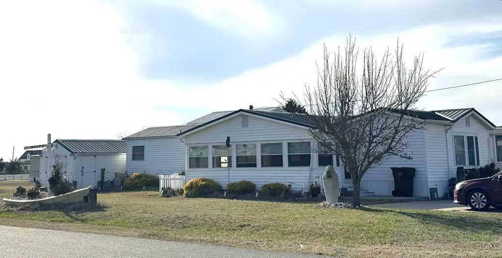 8200 Sea Breeze Dr, Chincoteague, VA 23336 - #1