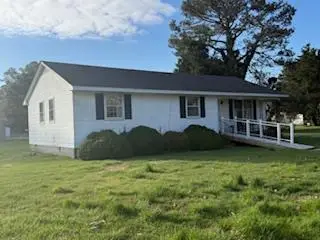 33370 Callahan St, PAINTER, VA 23420