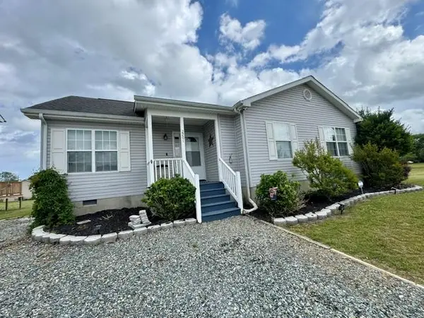 2201 Yardarm Dr, GREENBACKVILLE, VA 23356