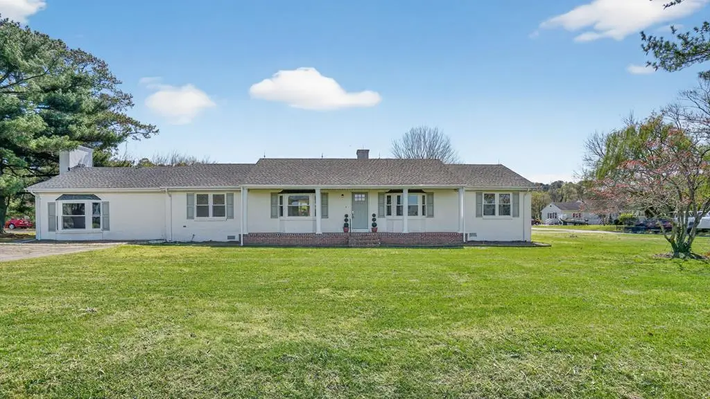 47 Hill St, Onancock, VA 23417 - #1