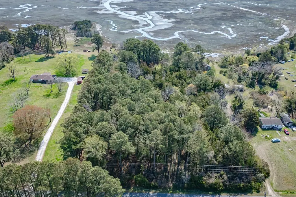 605 Bradfords Neck Rd, Quinby, VA 23423 - #1