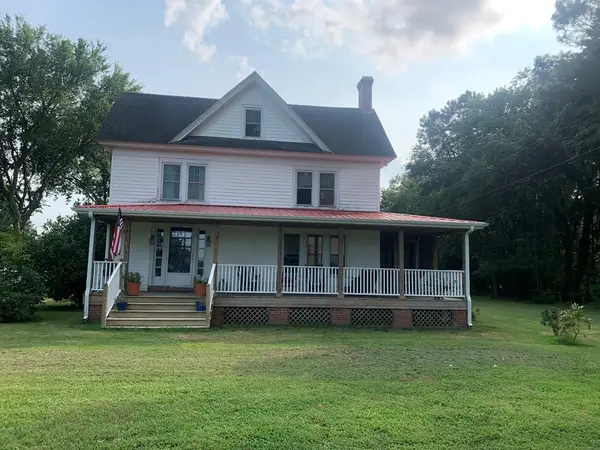 18646 Airport Dr, MELFA, VA 23410