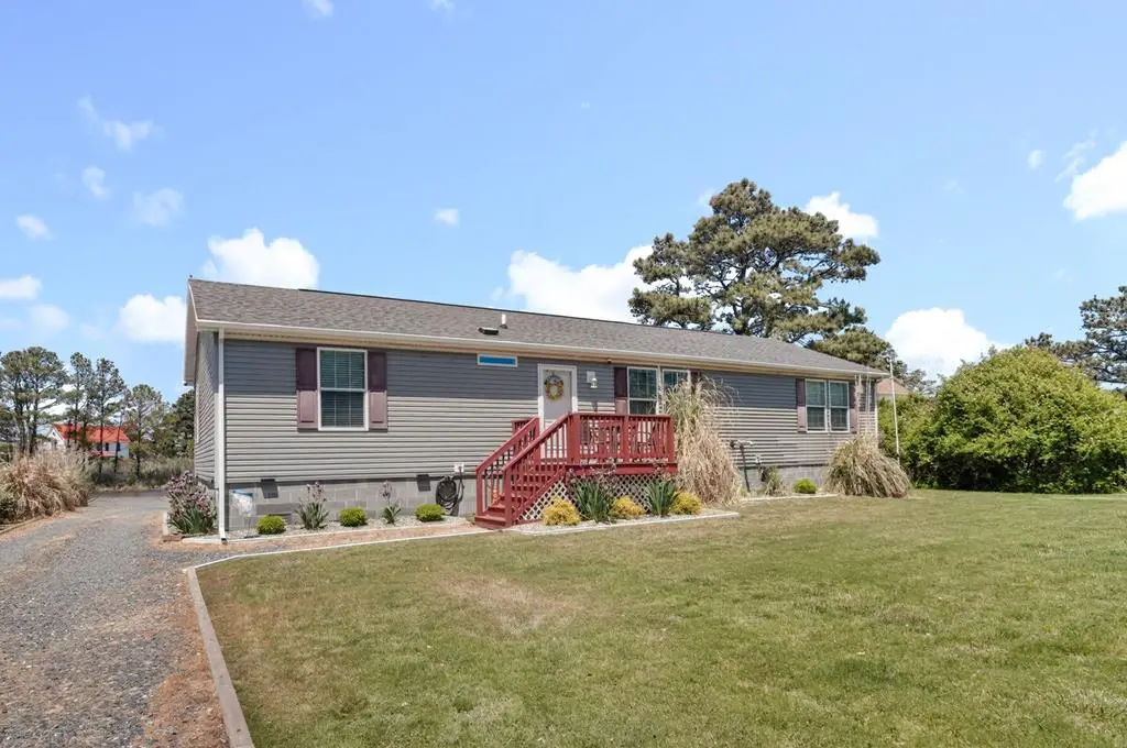 5245 Main St, Chincoteague, VA 23336 - #1