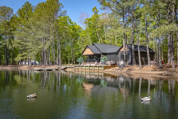 15589 County Line Rd, BELLE HAVEN, VA 23306