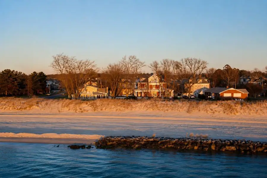 306 Bay Ave, Cape Charles, VA 23310 - #2