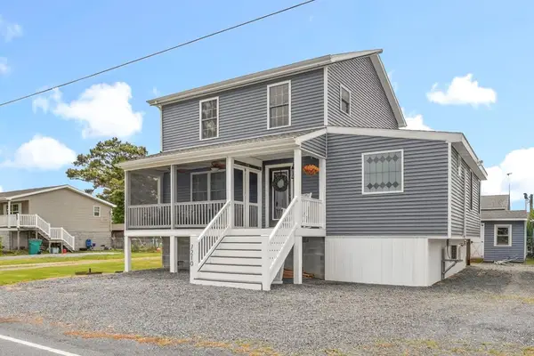 7210 Bunting Rd, CHINCOTEAGUE, VA 23336