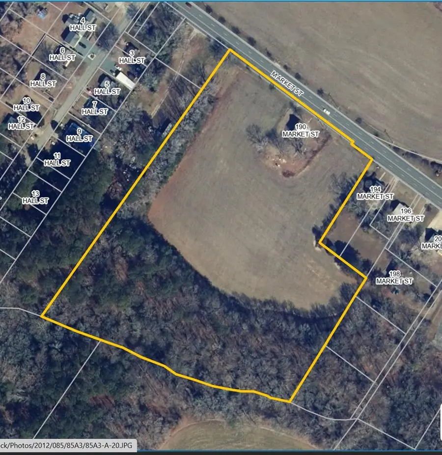 190 Market St, Onancock, VA 23417 - #2