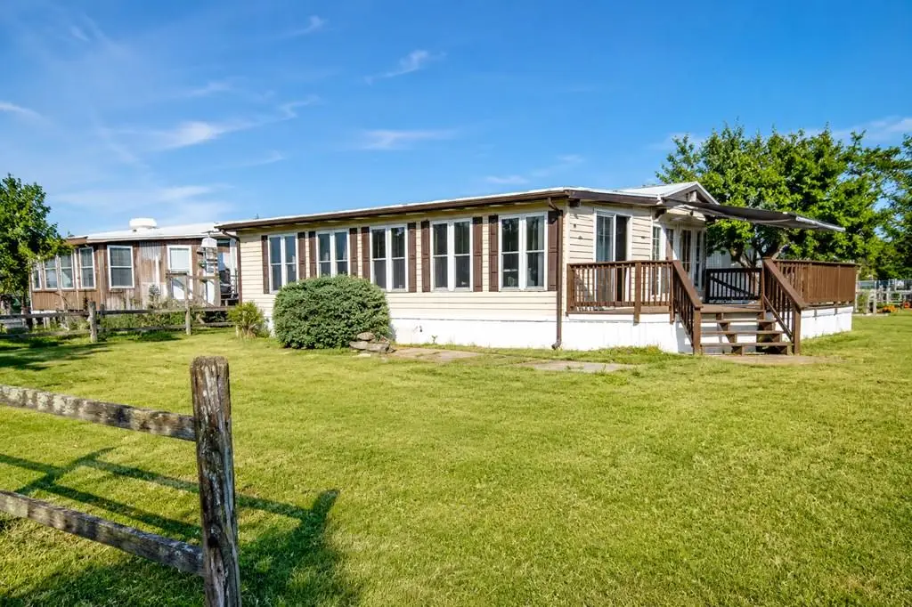 8261 Bay View Ln, Chincoteague, VA 23336 - #1