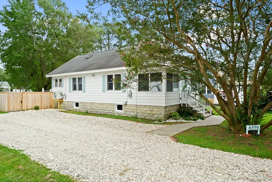 6559 Church St, Chincoteague, VA 23336 - #2