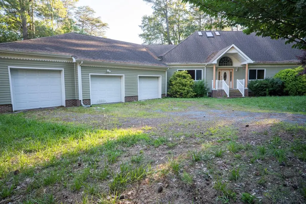 35204 Bluff Dr, Belle Haven, VA 23306 - #1
