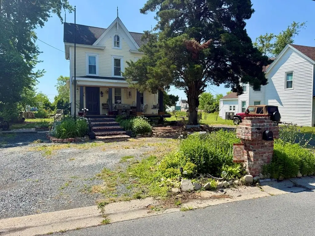 39052 Church St, Greenbackville, VA 23356 - #1