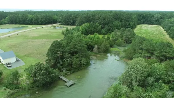 1 Port Scarburgh Lane, ONANCOCK, VA 23417