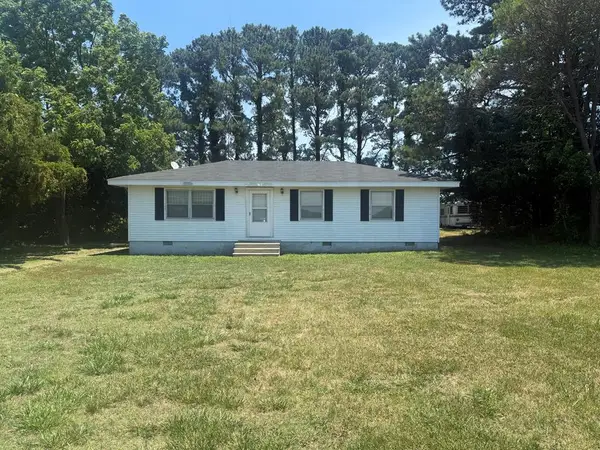 28455 Seaside Rd, CAPE CHARLES, VA 23310