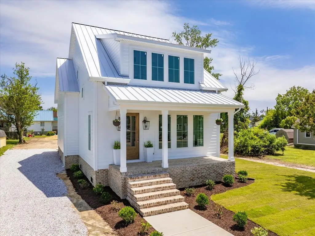 3508 Main St, Chincoteague, VA 23336 - #1