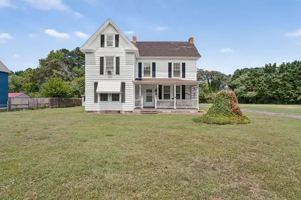 26171 Shore Main Dr, BLOXOM, VA 23308