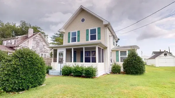 23 Lee St, WACHAPREAGUE, VA 23480