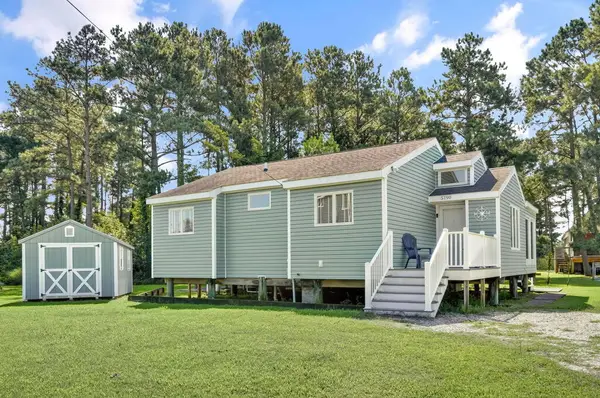 5190 Pine Tree Way, CHINCOTEAGUE, VA 23336