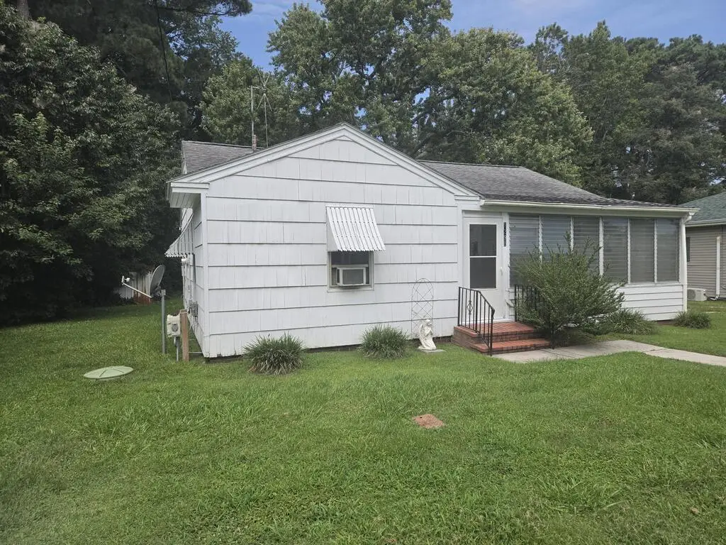 3290 Jackson St, Exmore, VA 23350 - #1