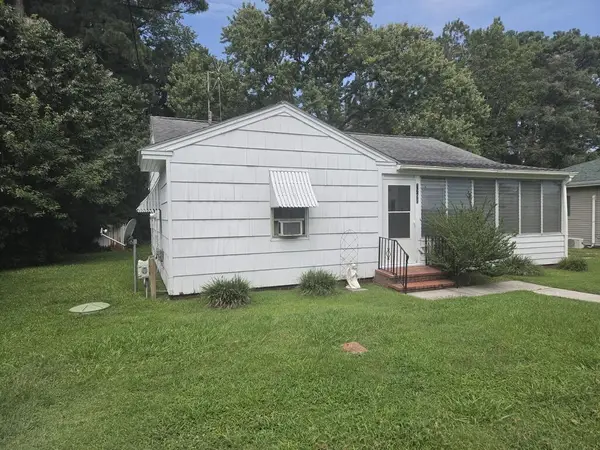 3290 Jackson St, EXMORE, VA 23350