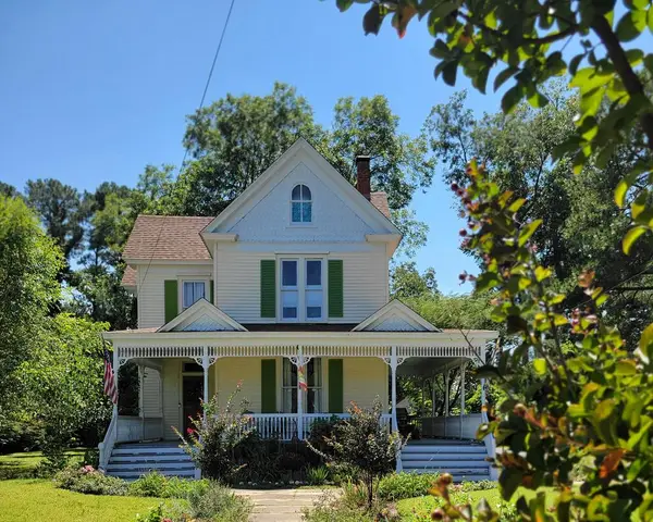 98 Market St, ONANCOCK, VA 23417