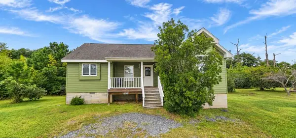 5455 Cedar Dr, CHINCOTEAGUE, VA 23336