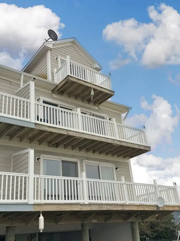 6139 Marsh Island Dr, CHINCOTEAGUE, VA 23336