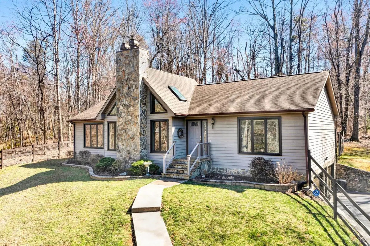 301 Brookledge Drive, Vinton, VA 24179 - Image #1