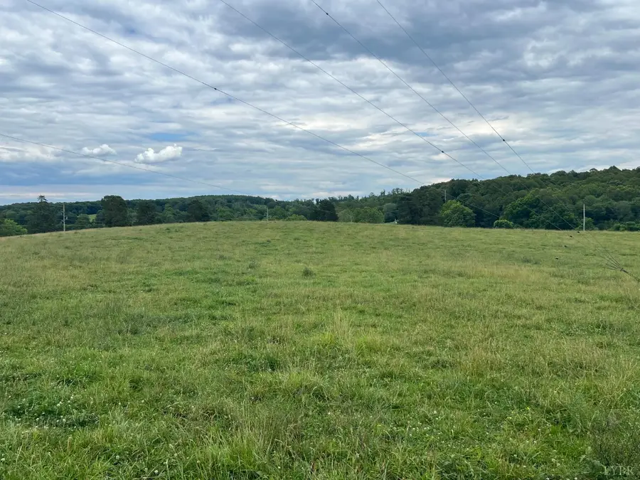 365 Foxhall Drive, Amherst, VA 24521 - Image #2