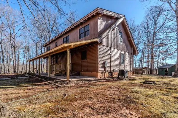 2192 Hixburg Road, Pamplin, VA 23958