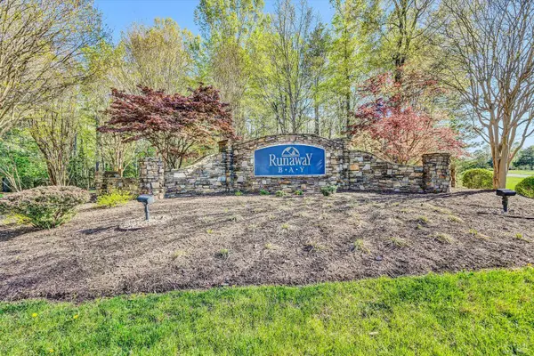 305 Runaway Bay Road, Lynch Station, VA 24571