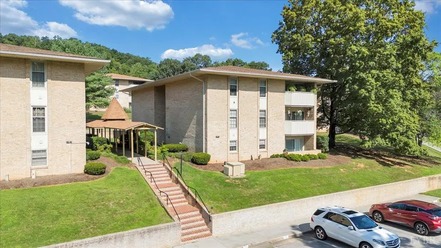 5260 Crossbow Circle #7C, Cave Spring, VA 24018 - Image #2