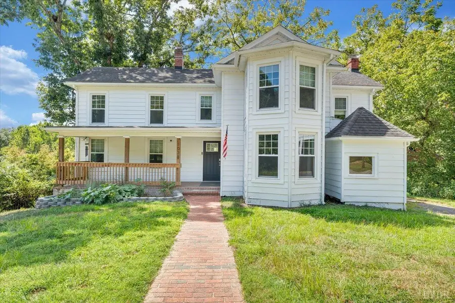 1038 Valencia Drive, Huddleston, VA 24104 - Image #2