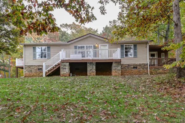 2019 Country Club Road, Hurt, VA 24563