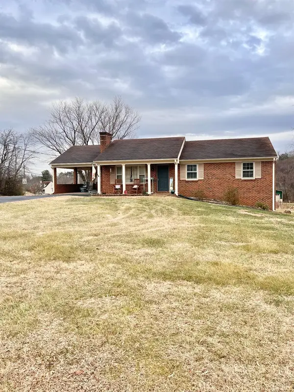 2229 Cedar Gate Rd, Madison Heights, VA 24572