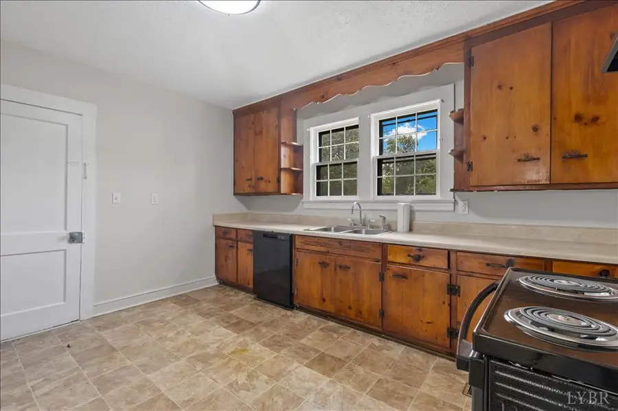 65 Glen Oak Drive, Danville, VA 24541 - Image #3